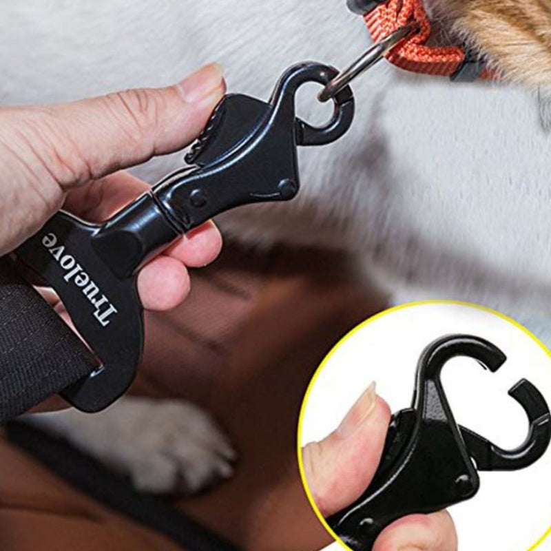 Pet Safety Buckle Keeps Your Fur Baby Secure